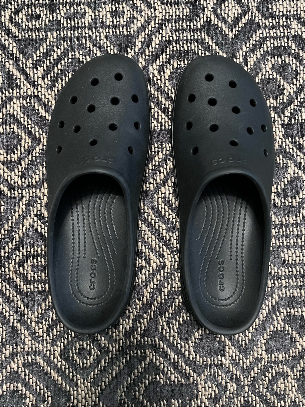 Crocs Size WOMEN’s 10, Men’s 9